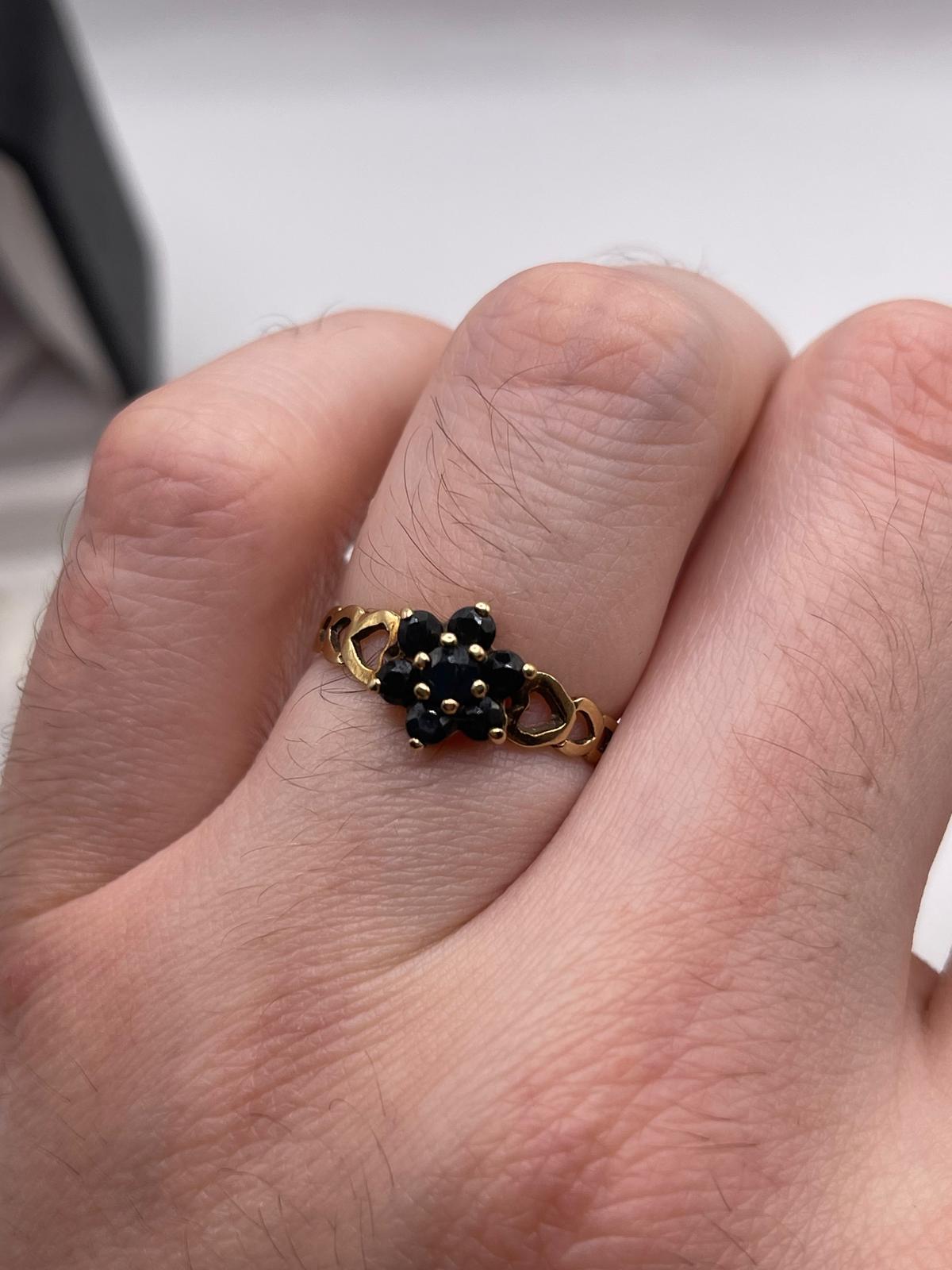 9ct gold sapphire ring