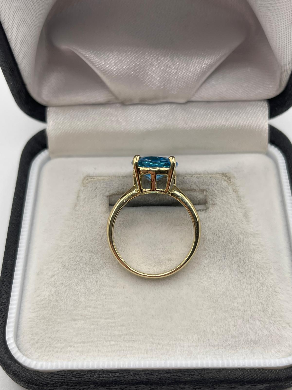 9ct gold topaz ring