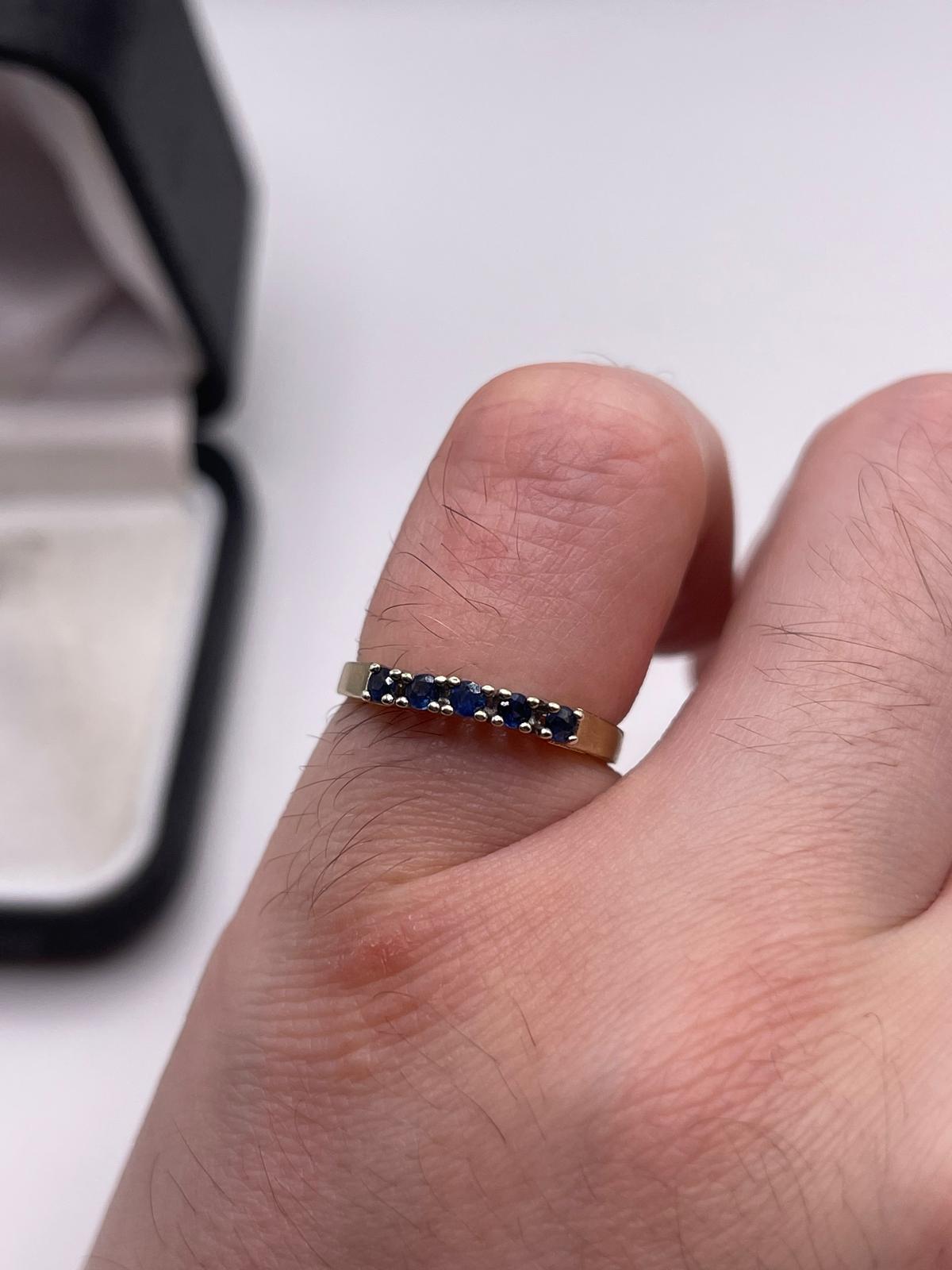 9ct gold sapphire ring
