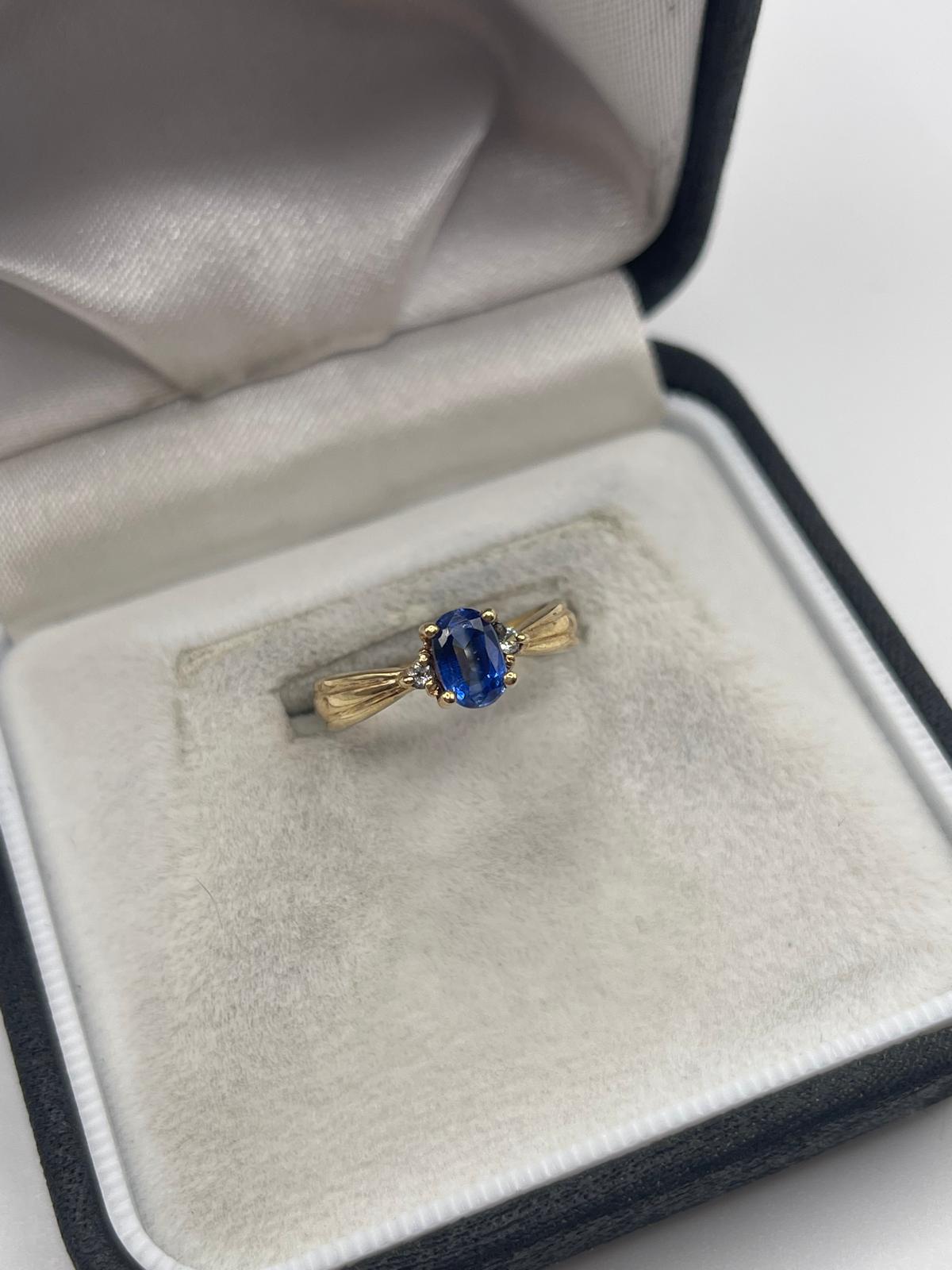 9ct gold Kyanite and zircon ring
