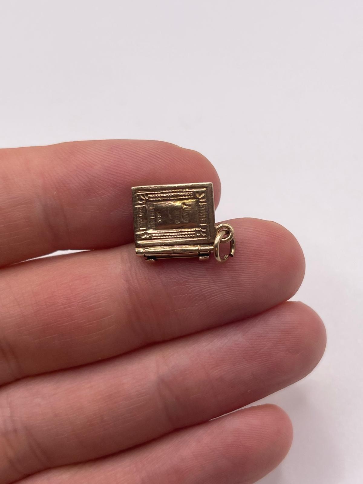9ct gold bible charm