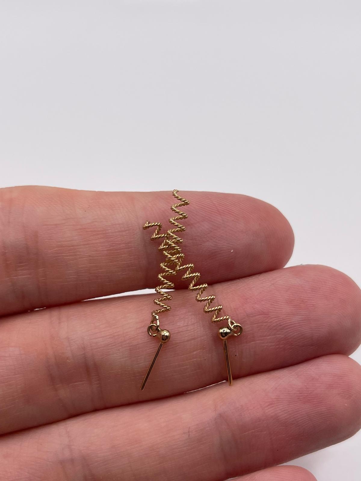 9ct gold spirel earrings
