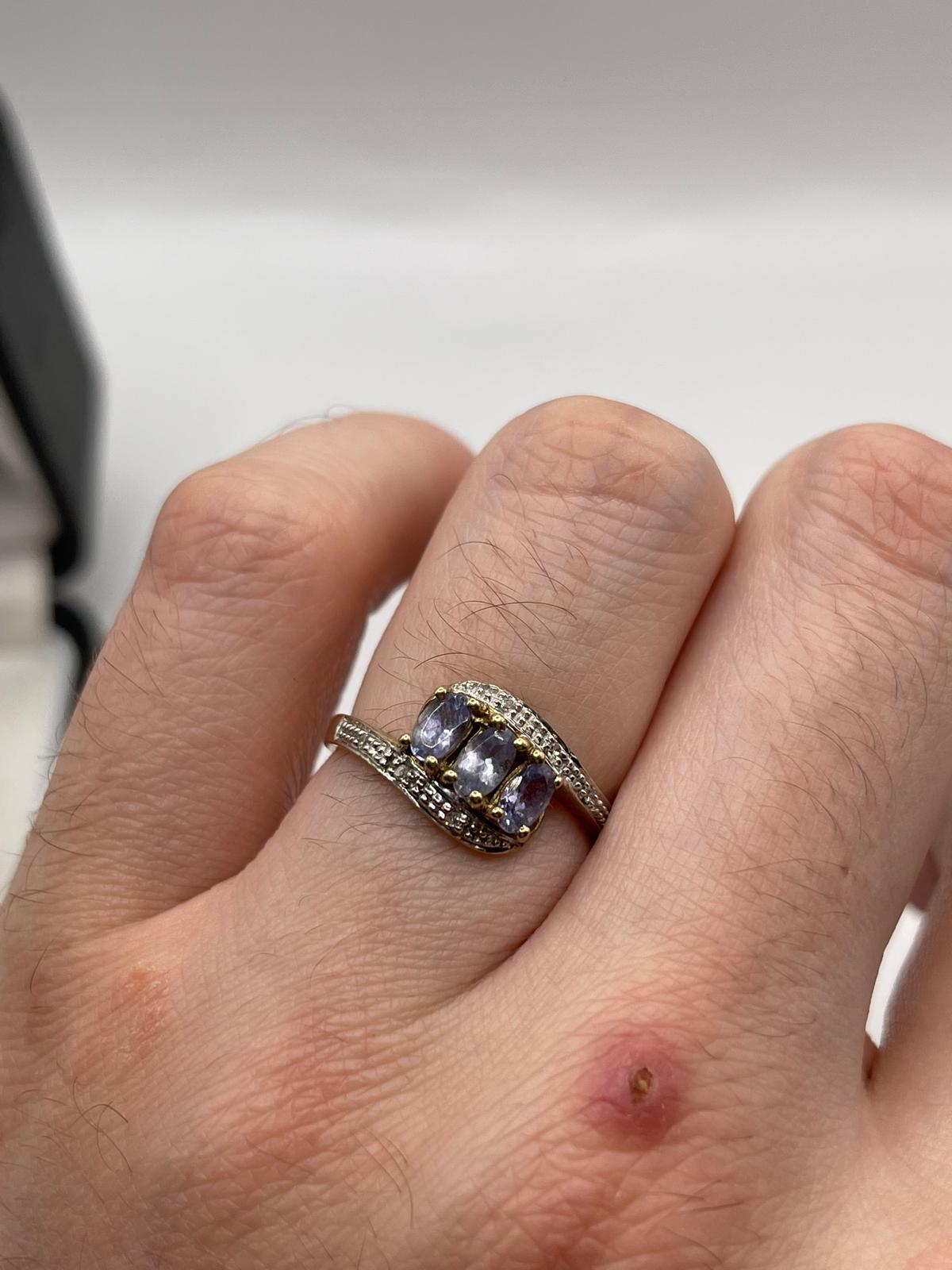 9ct gold tanzanite and diamond ring