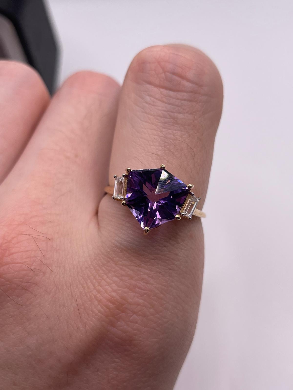 9ct gold amethyst and zircon ring
