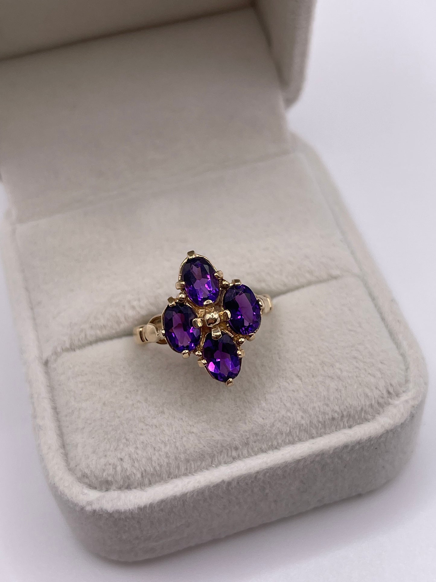 9ct gold amethyst ring