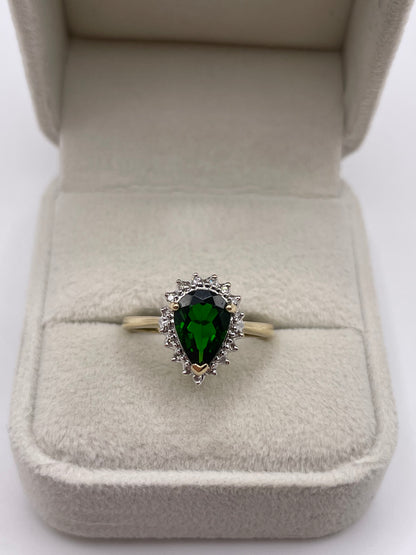 9ct gold diopside and diamond ring