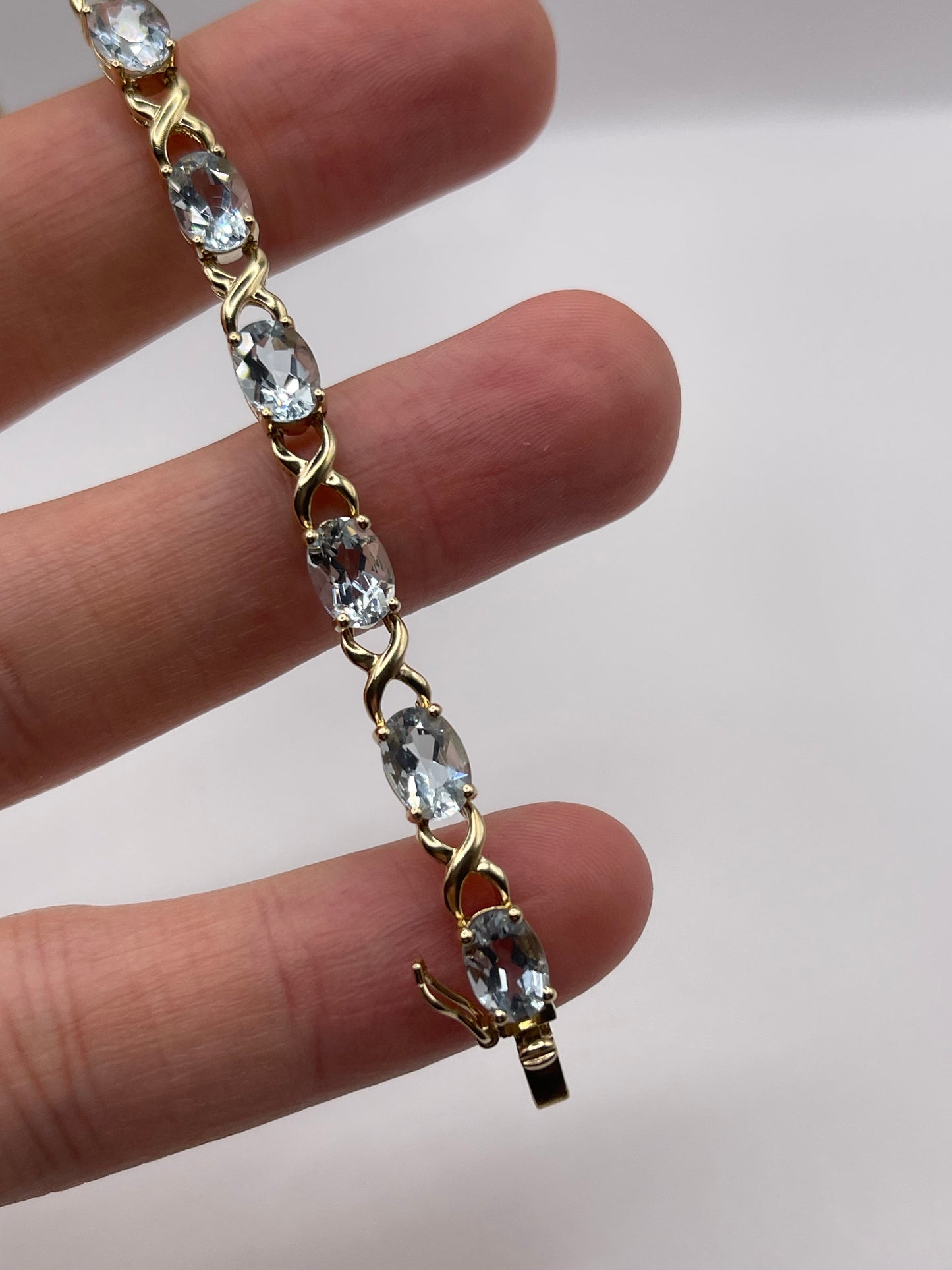 9ct gold aquamarine bracelet