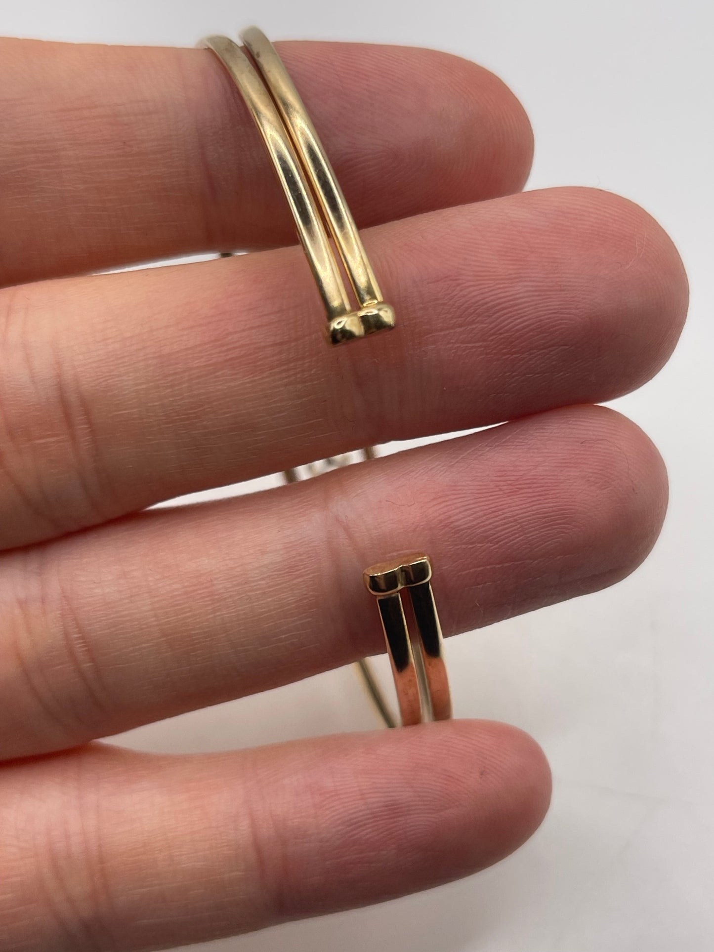 9ct gold amethyst bangle