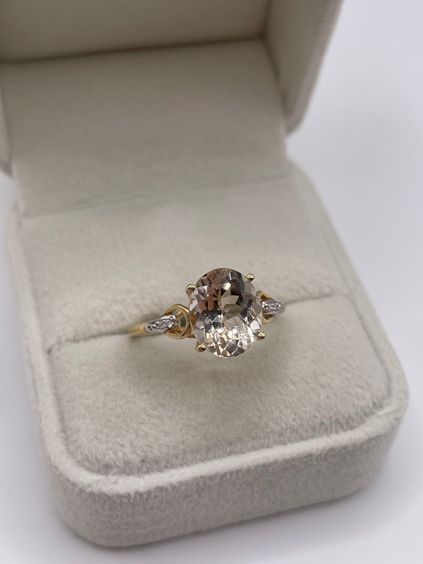 9ct gold quartz and diamond ring