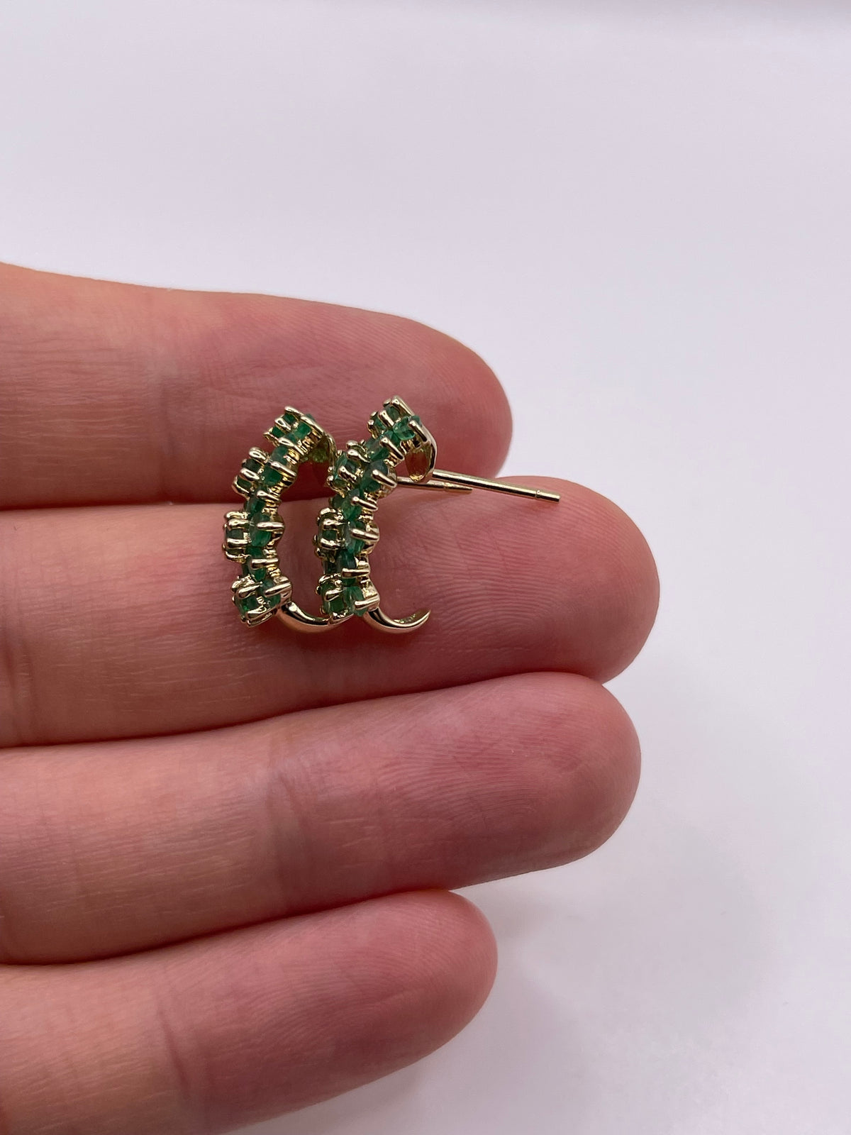 9ct gold emerald earrings