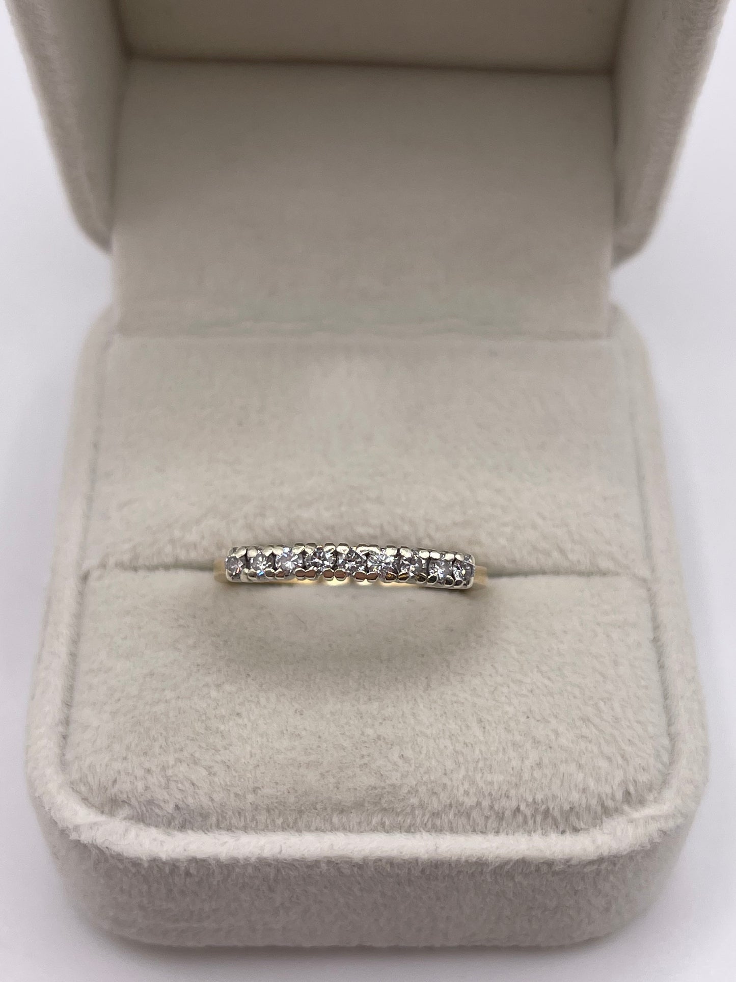 9ct gold diamond ring