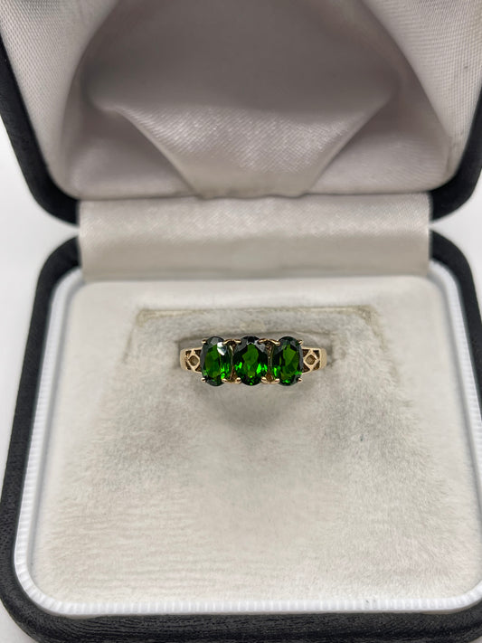 9ct gold diopside ring