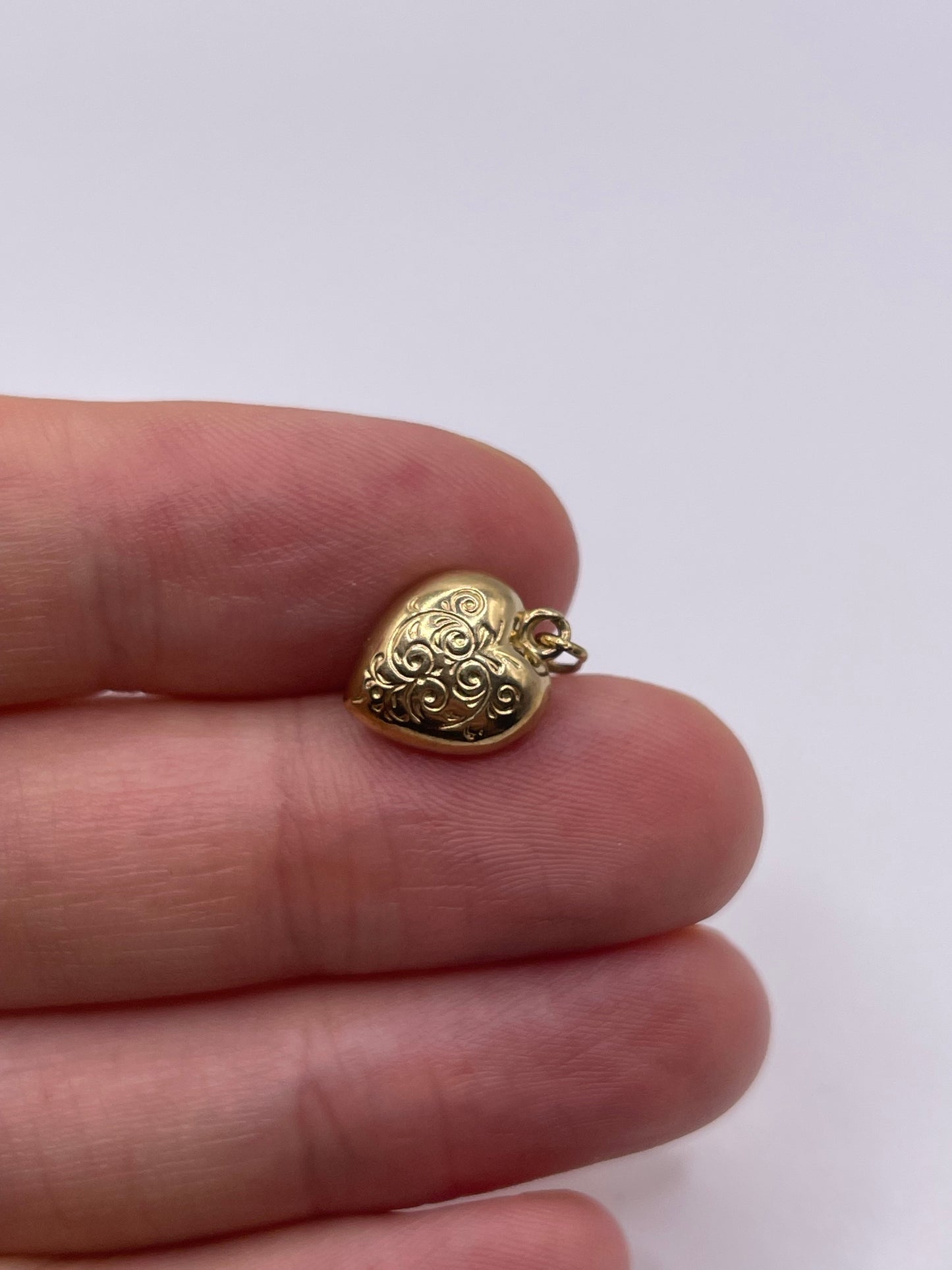 9ct gold heart charm