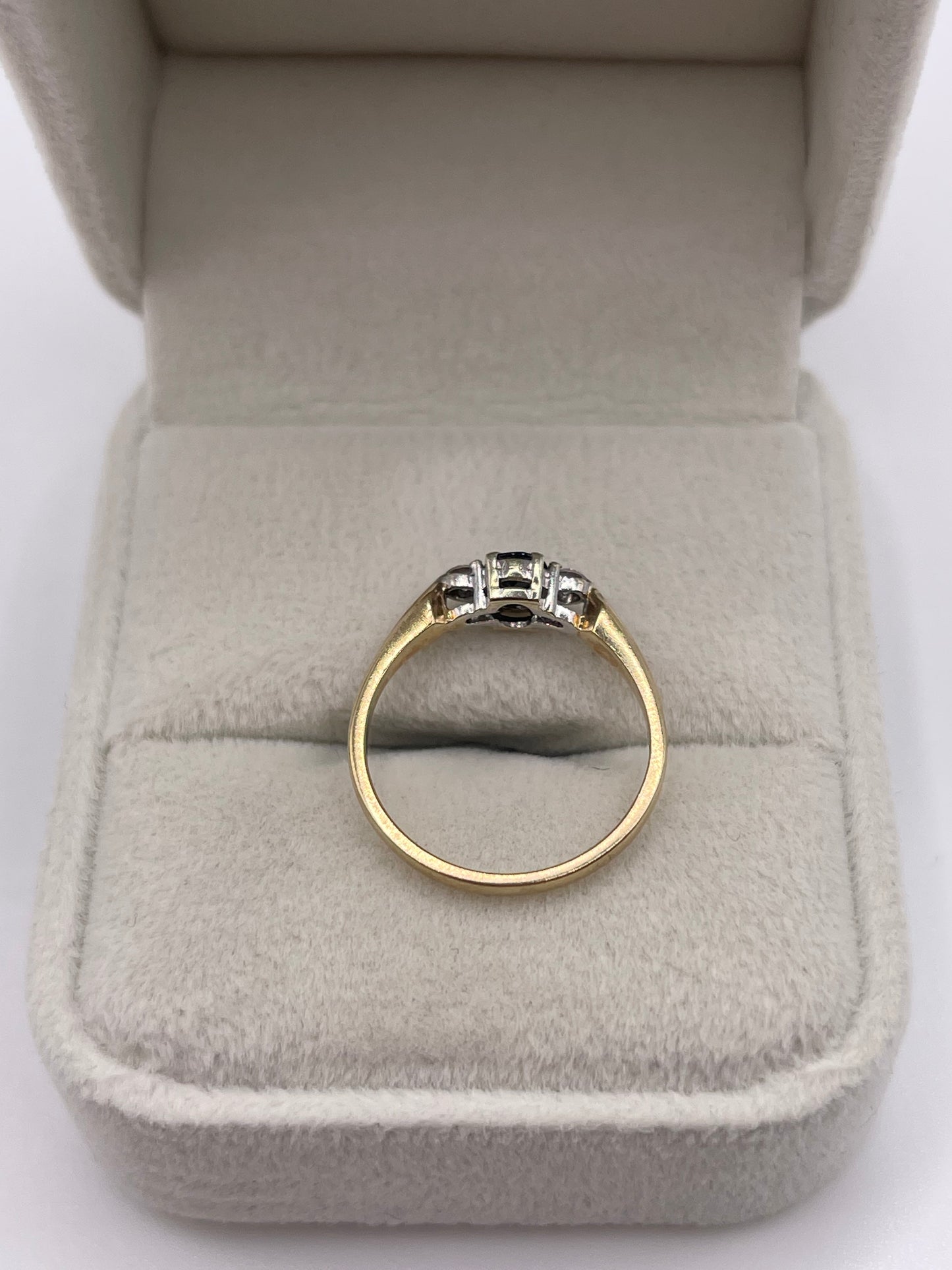 9ct gold sapphire and diamond ring