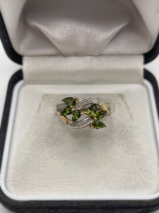 9ct gold diopside and diamond ring