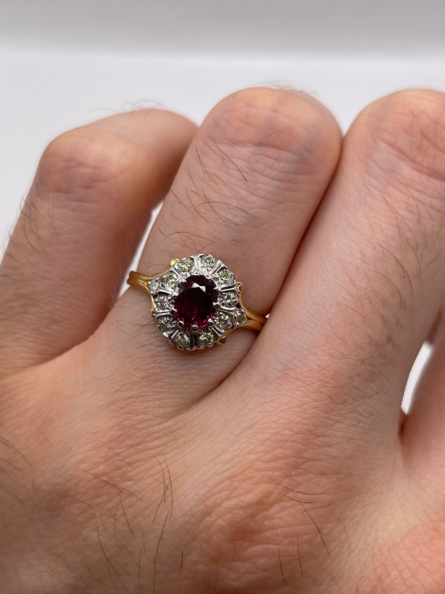 18ct gold ruby and diamond ring