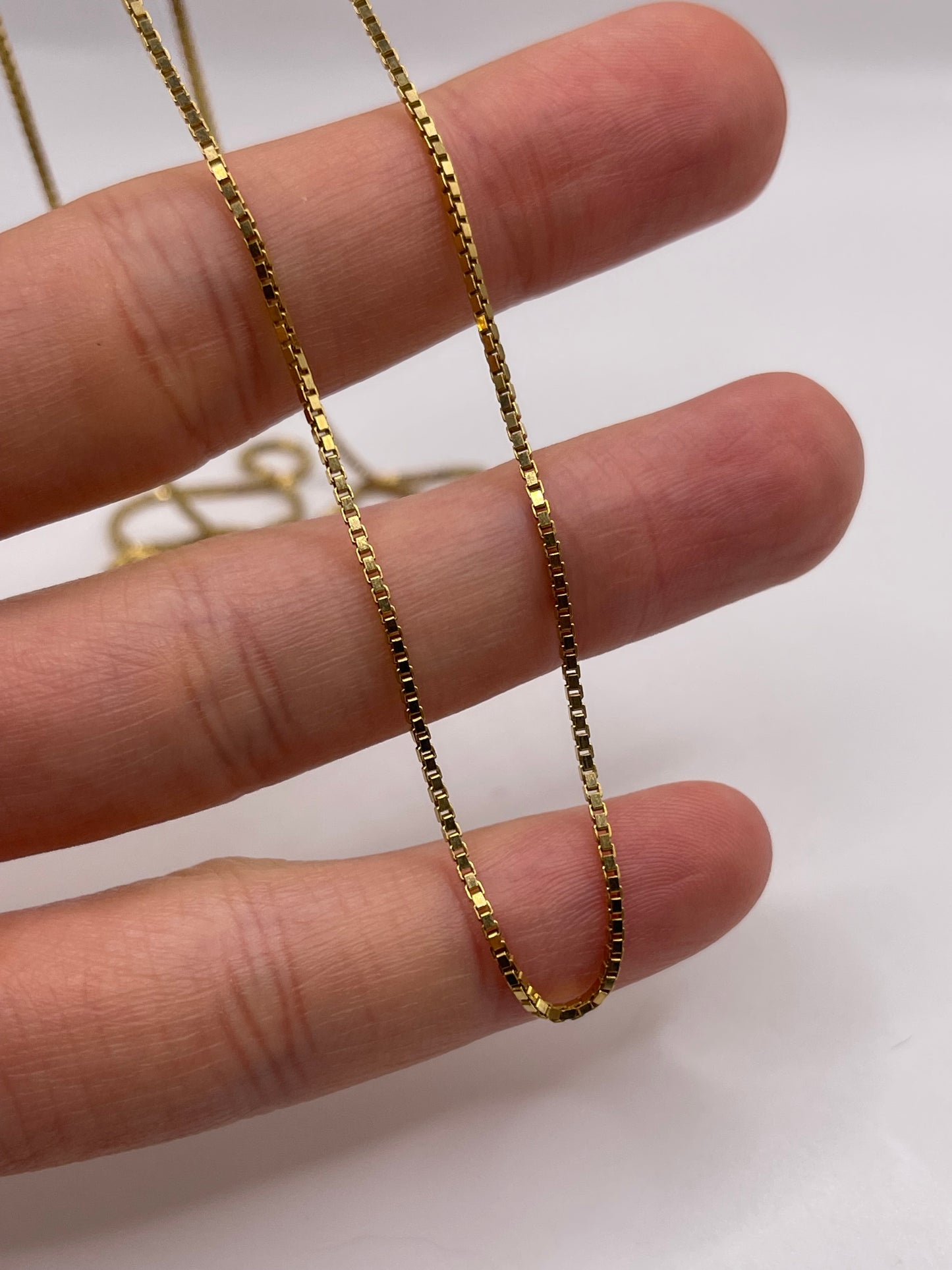 9ct gold chain 472