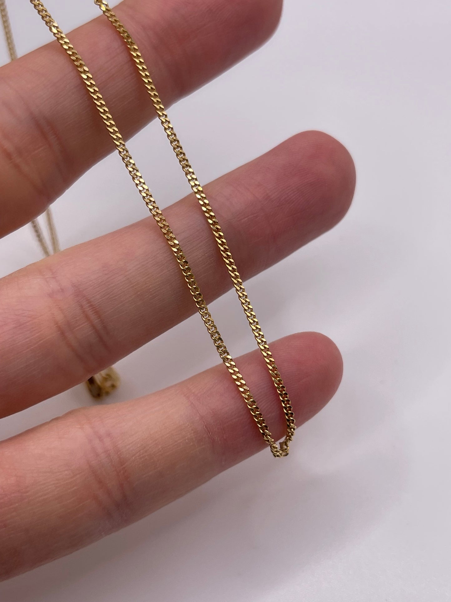 18ct gold chain 208