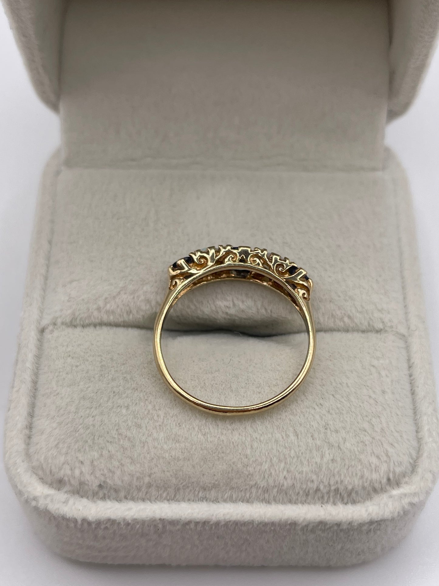 9ct gold opal and sapphire ring