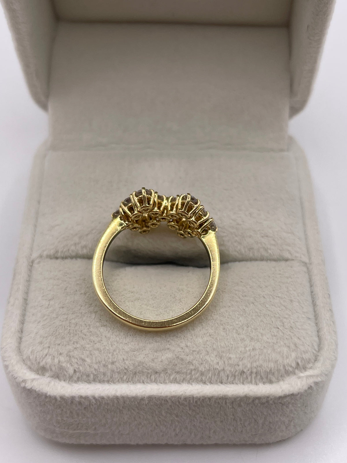 18ct gold diamond cluster ring