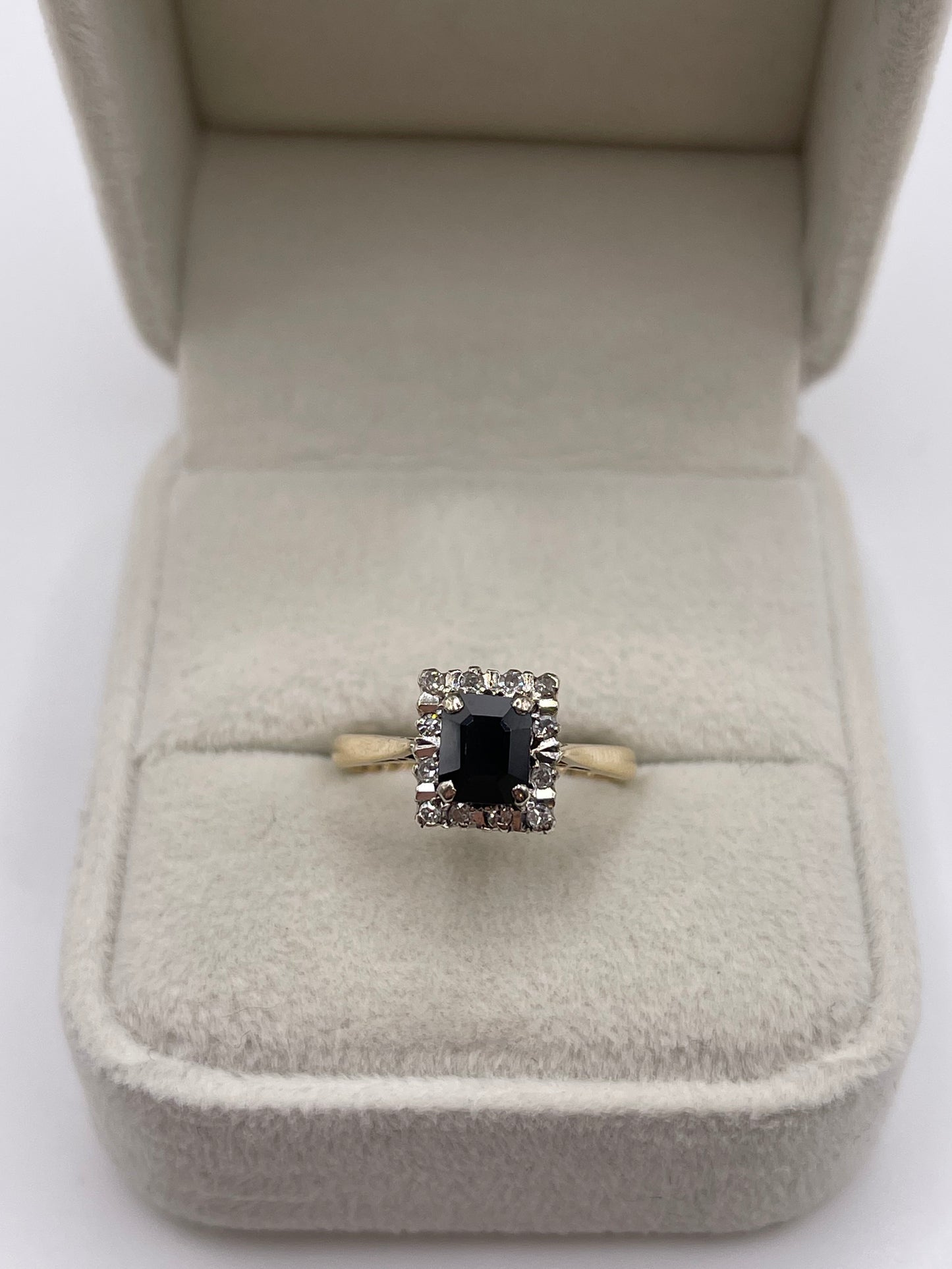 9ct gold sapphire and diamond ring