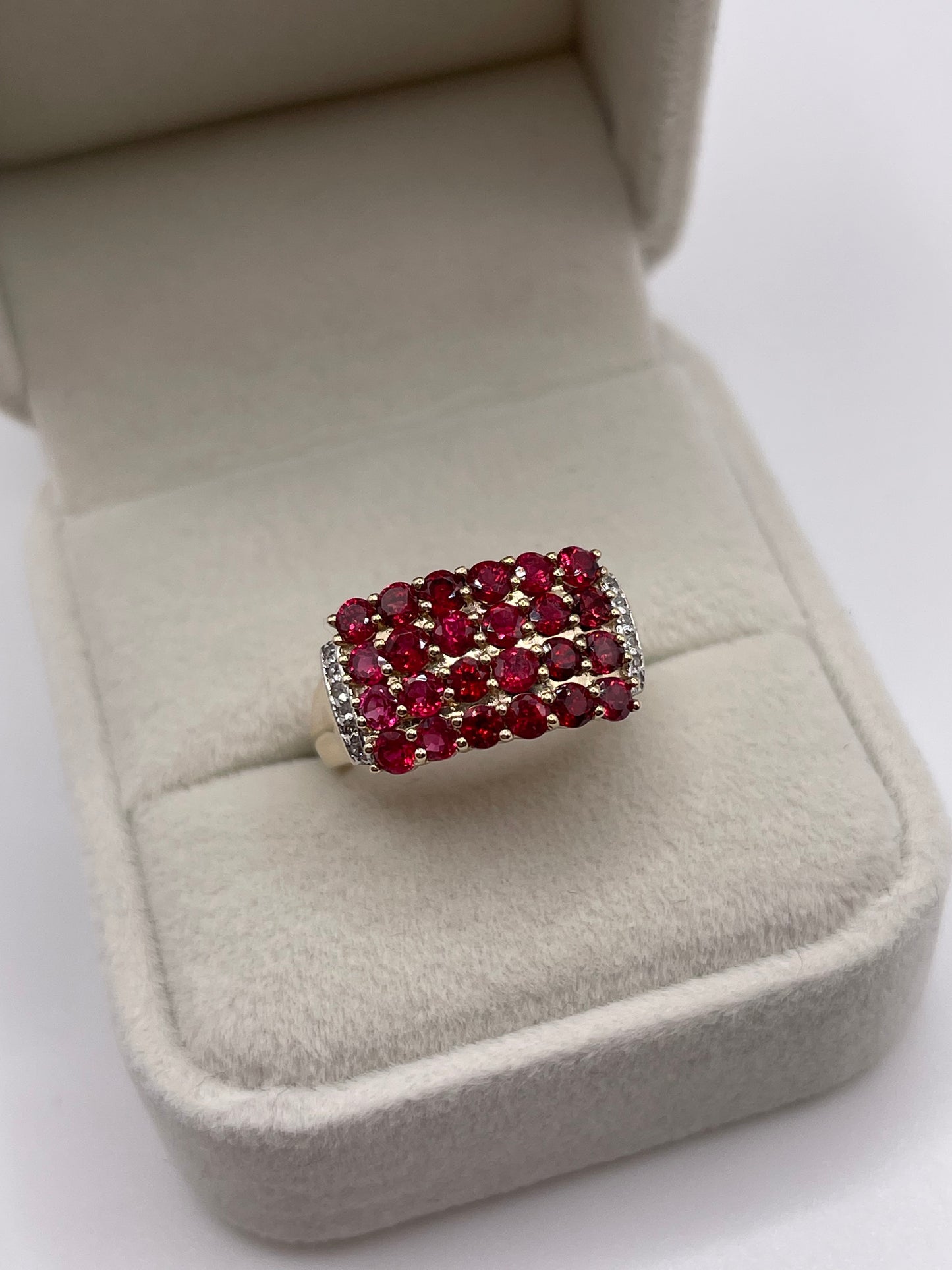 9ct gold spinel and diamond ring