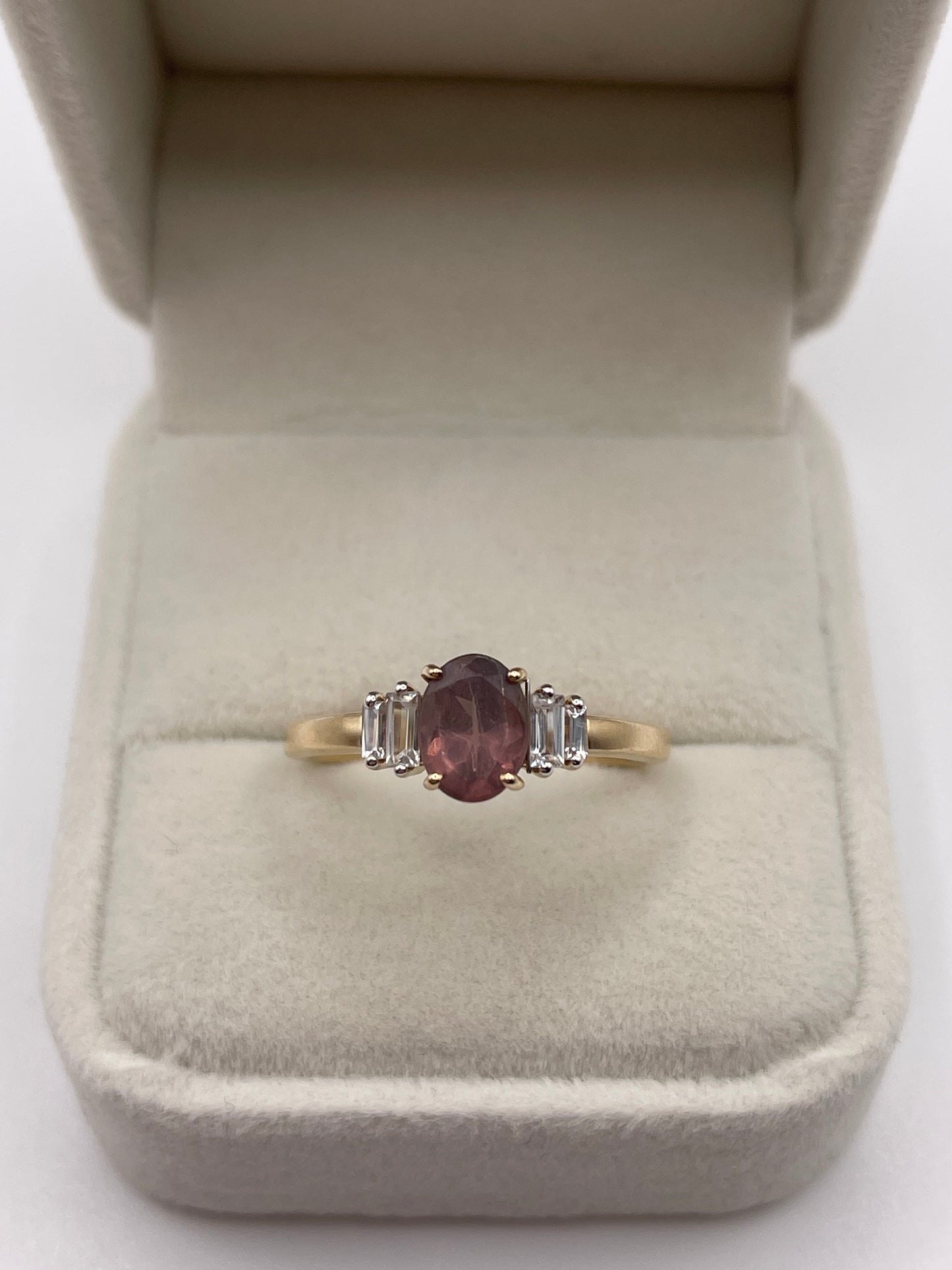 9ct gold quartz and zircon ring