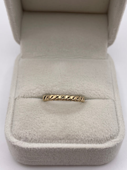 9ct gold ring