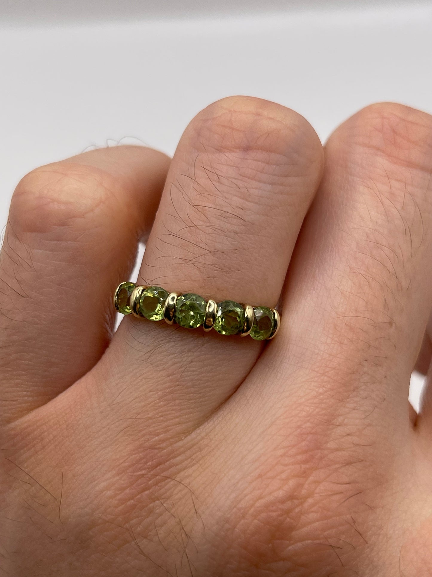 9ct gold peridot ring