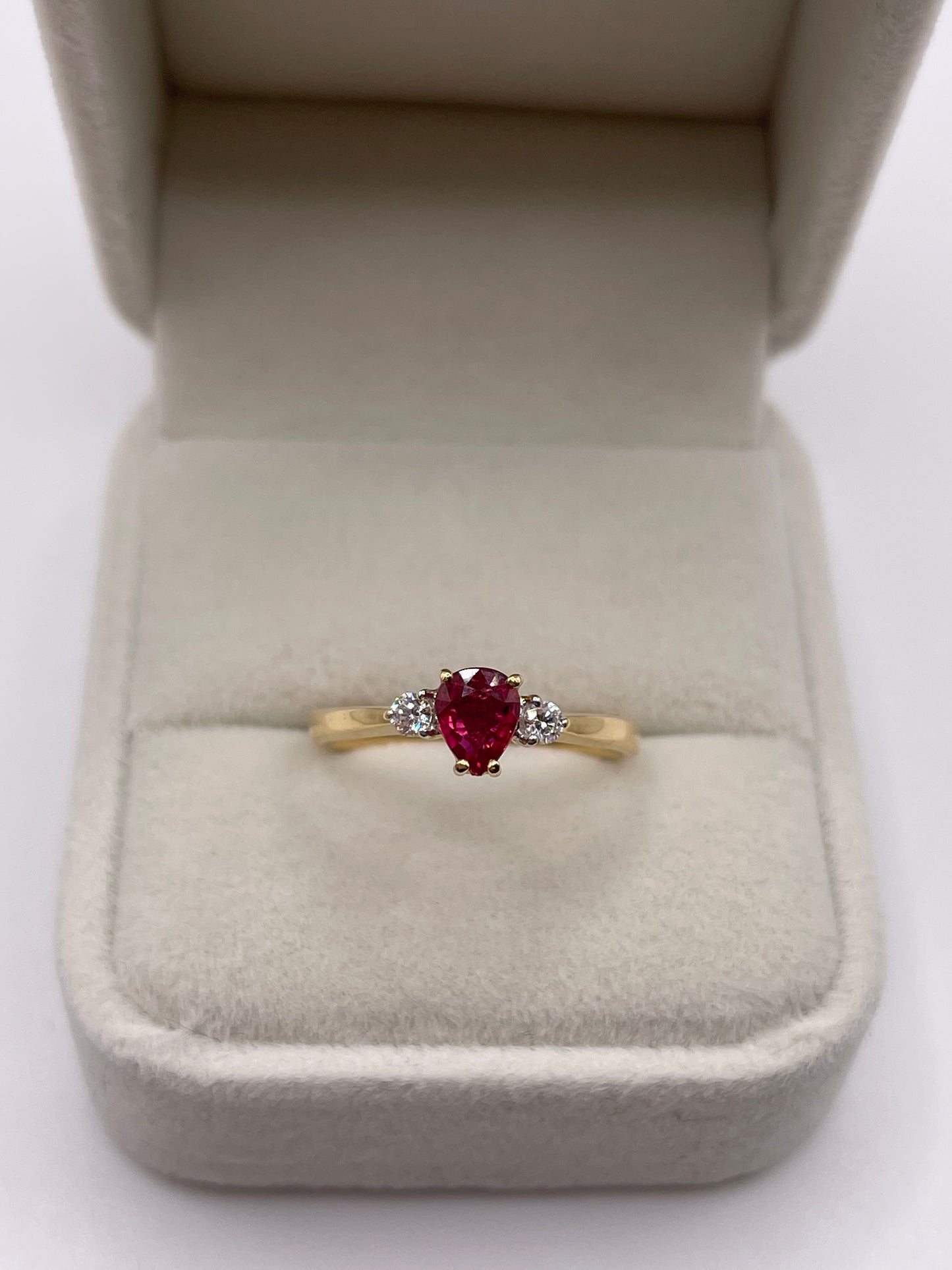 18ct gold ruby and diamond ring
