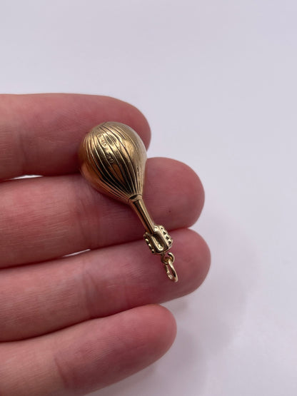 9ct gold mandolin charm