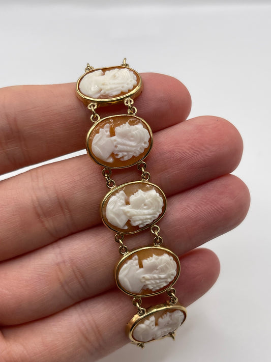 9ct gold cameo bracelet