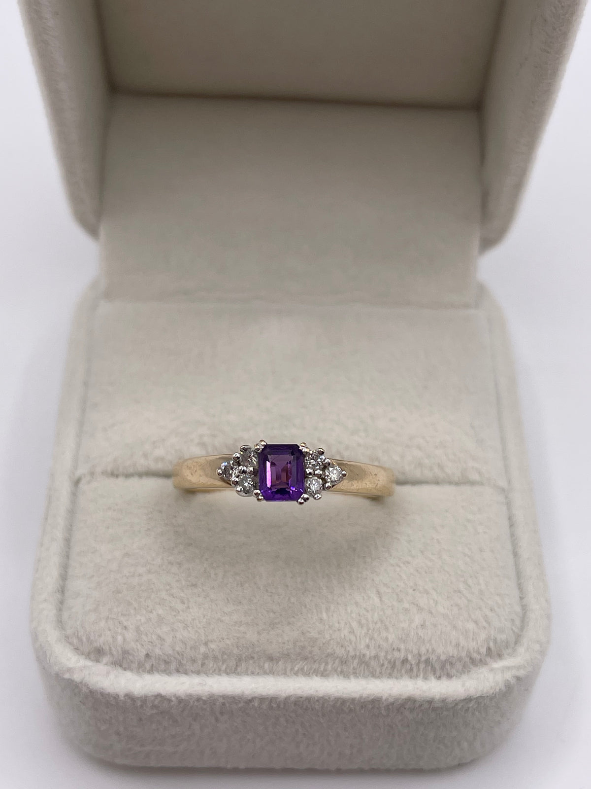 9ct gold amethyst and diamond ring