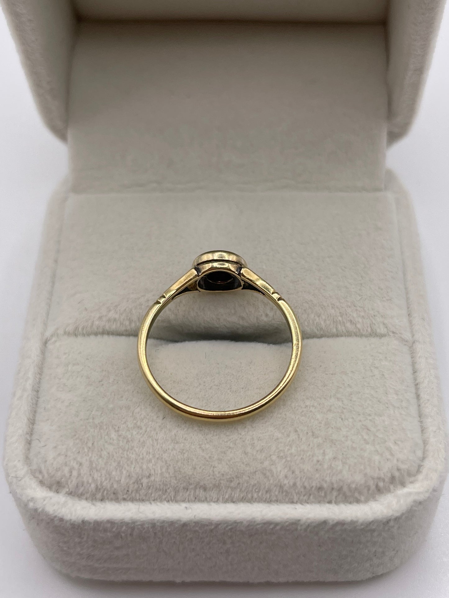 18ct gold ruby ring