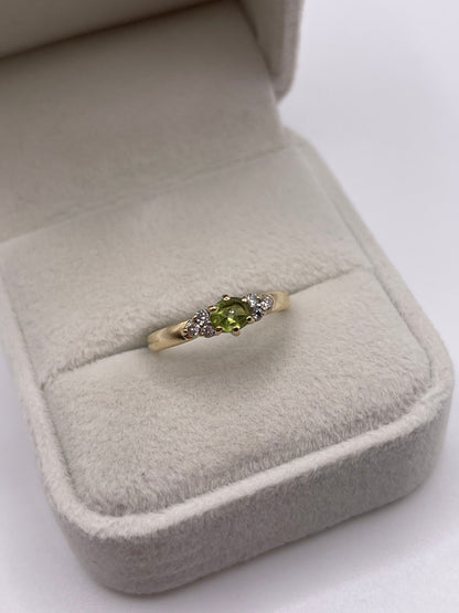 9ct gold peridot and diamond ring