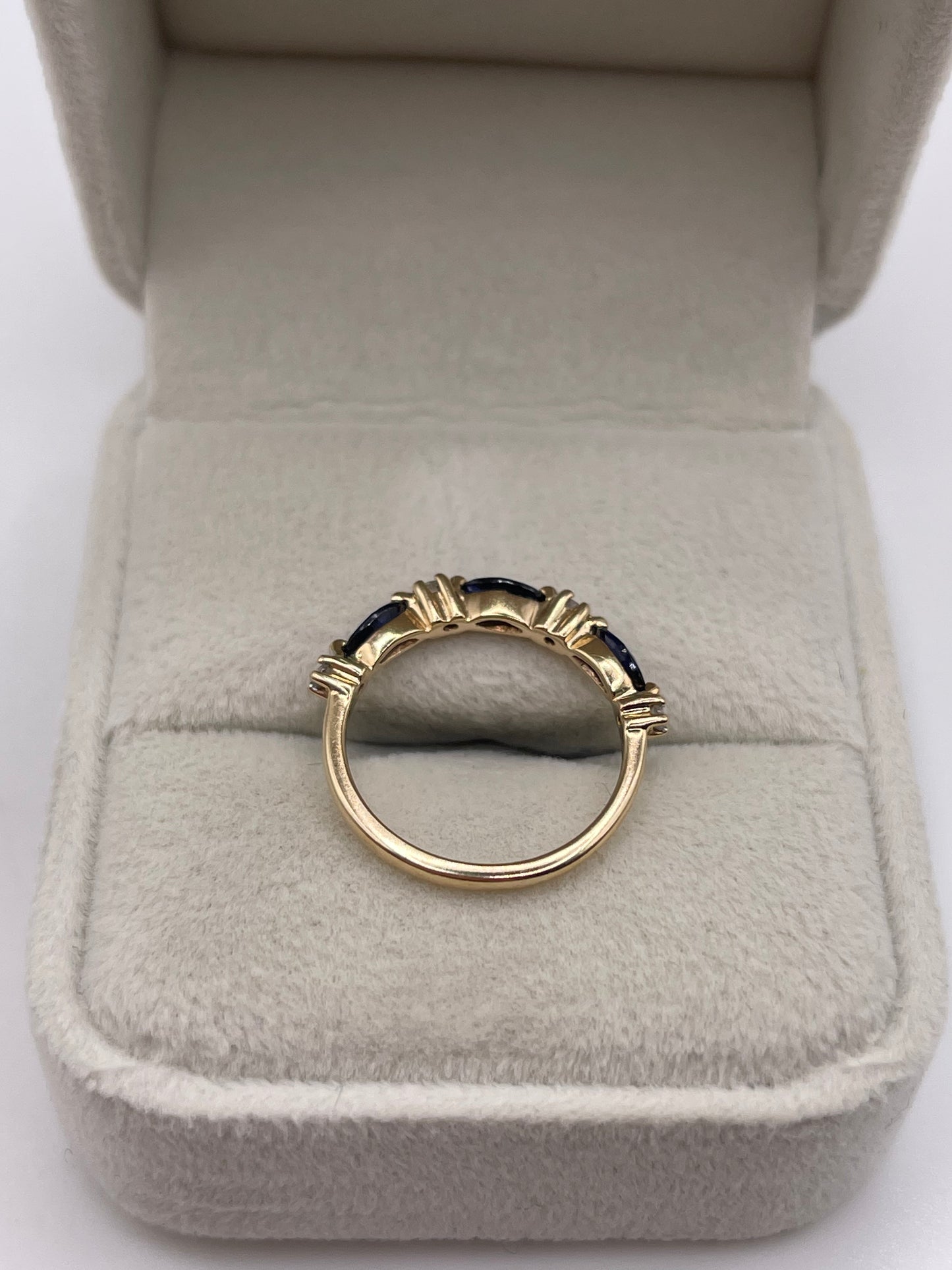9ct gold sapphire and diamond ring