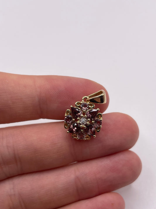 9ct gold quartz pendant