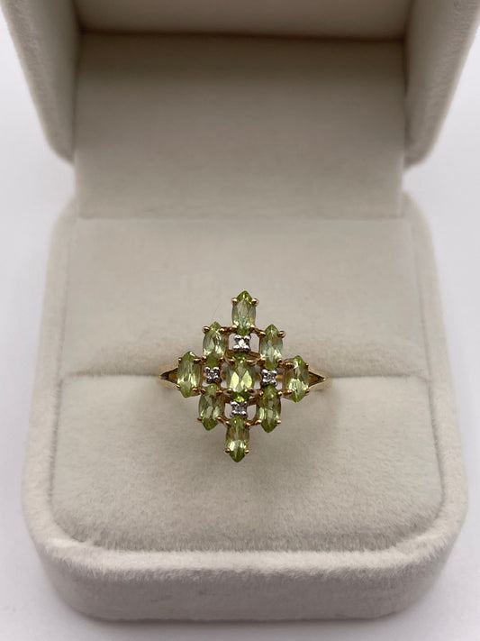 9ct gold peridot and diamond ring
