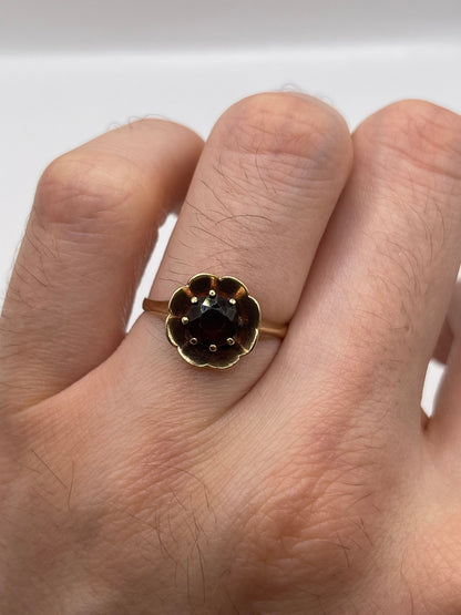 9ct gold garnet ring