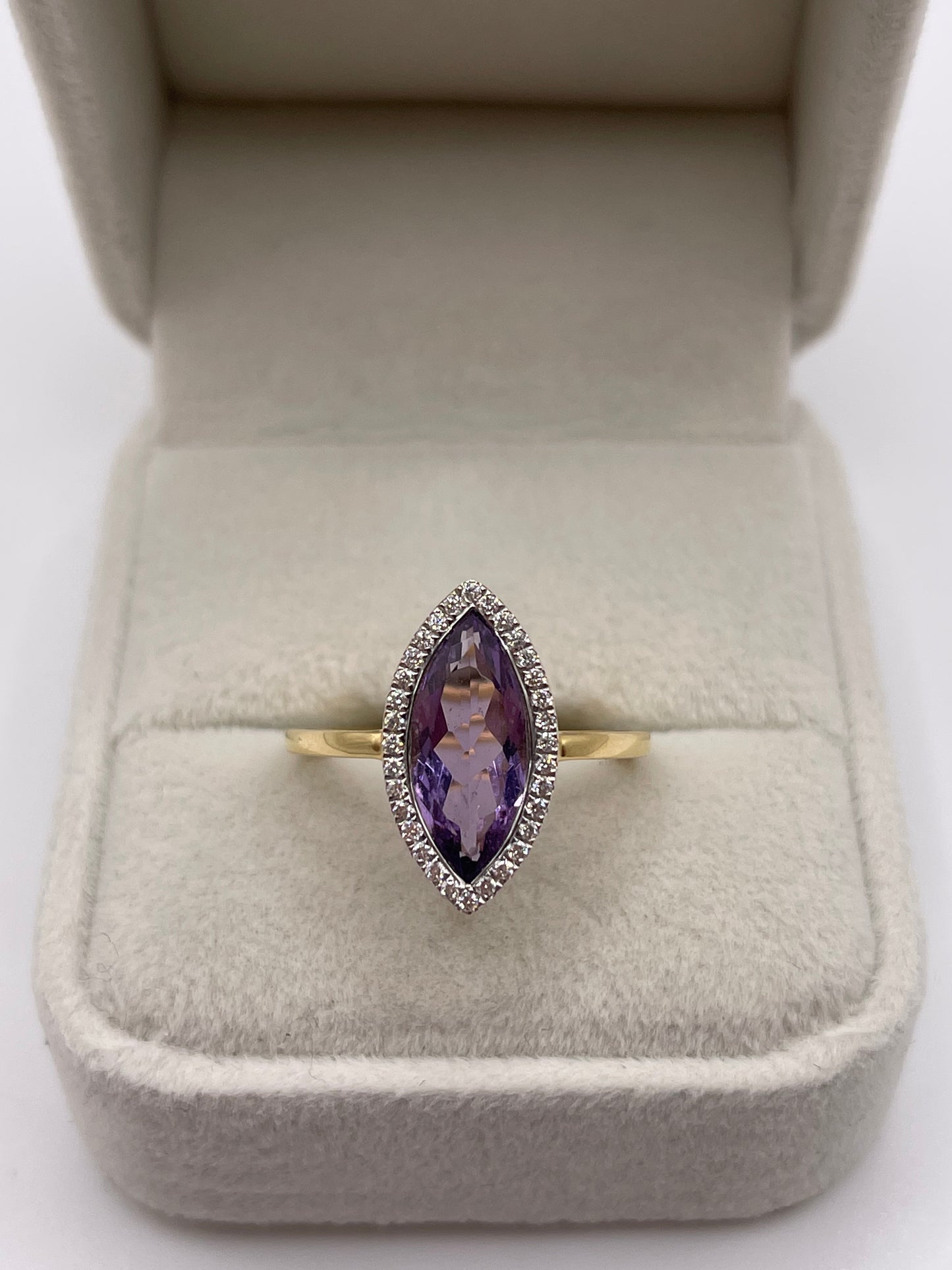 18ct gold amethyst and diamond ring