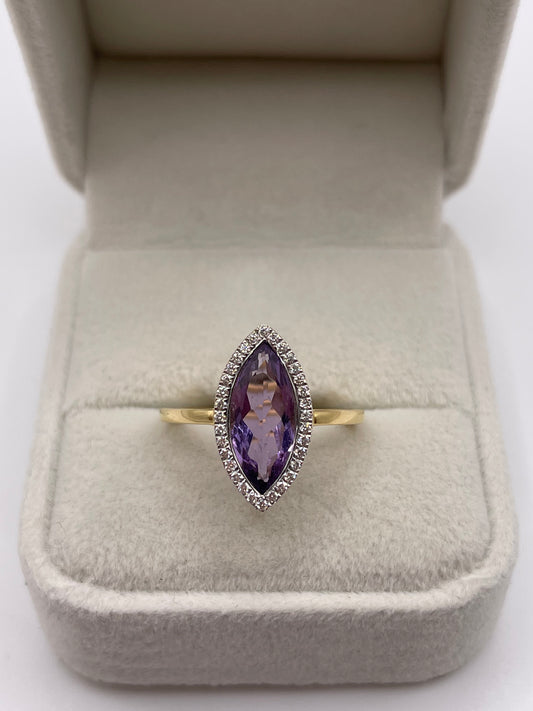 18ct gold amethyst and diamond ring