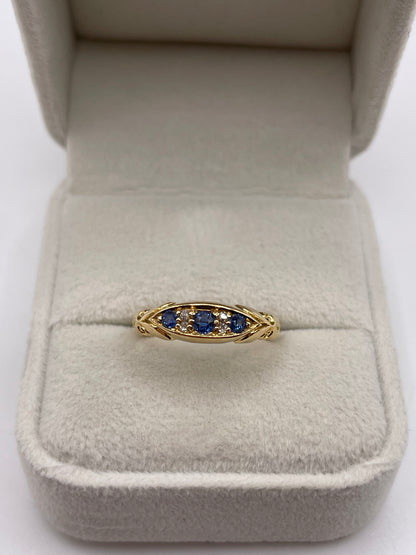 Antique 18ct gold sapphire and diamond ring
