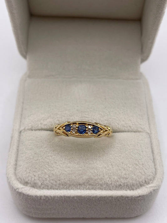 Antique 18ct gold sapphire and diamond ring