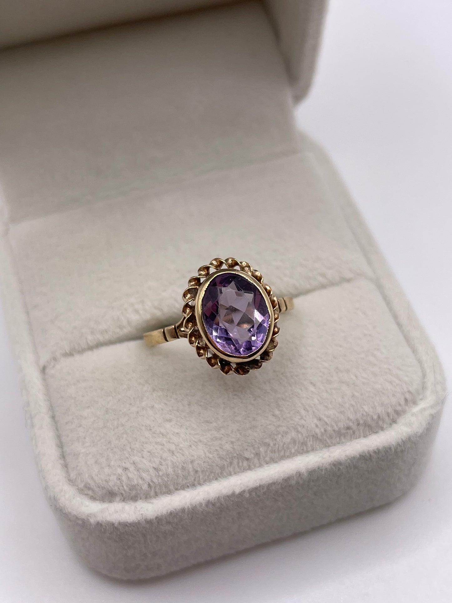 9ct gold amethyst ring