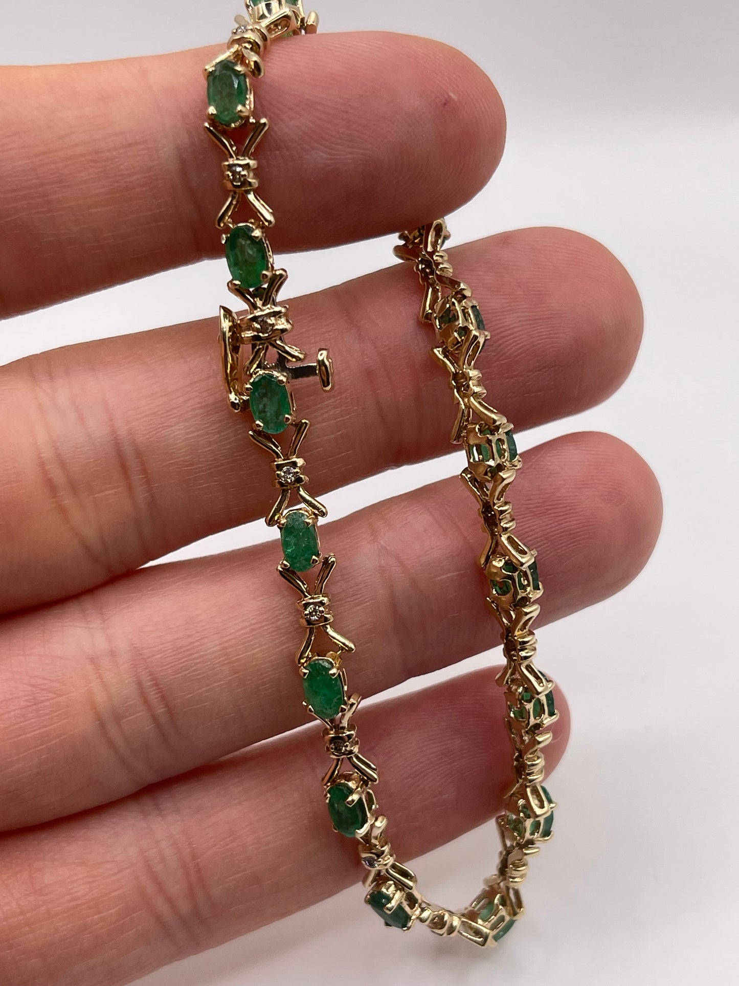 9ct gold emerald and diamond bracelet