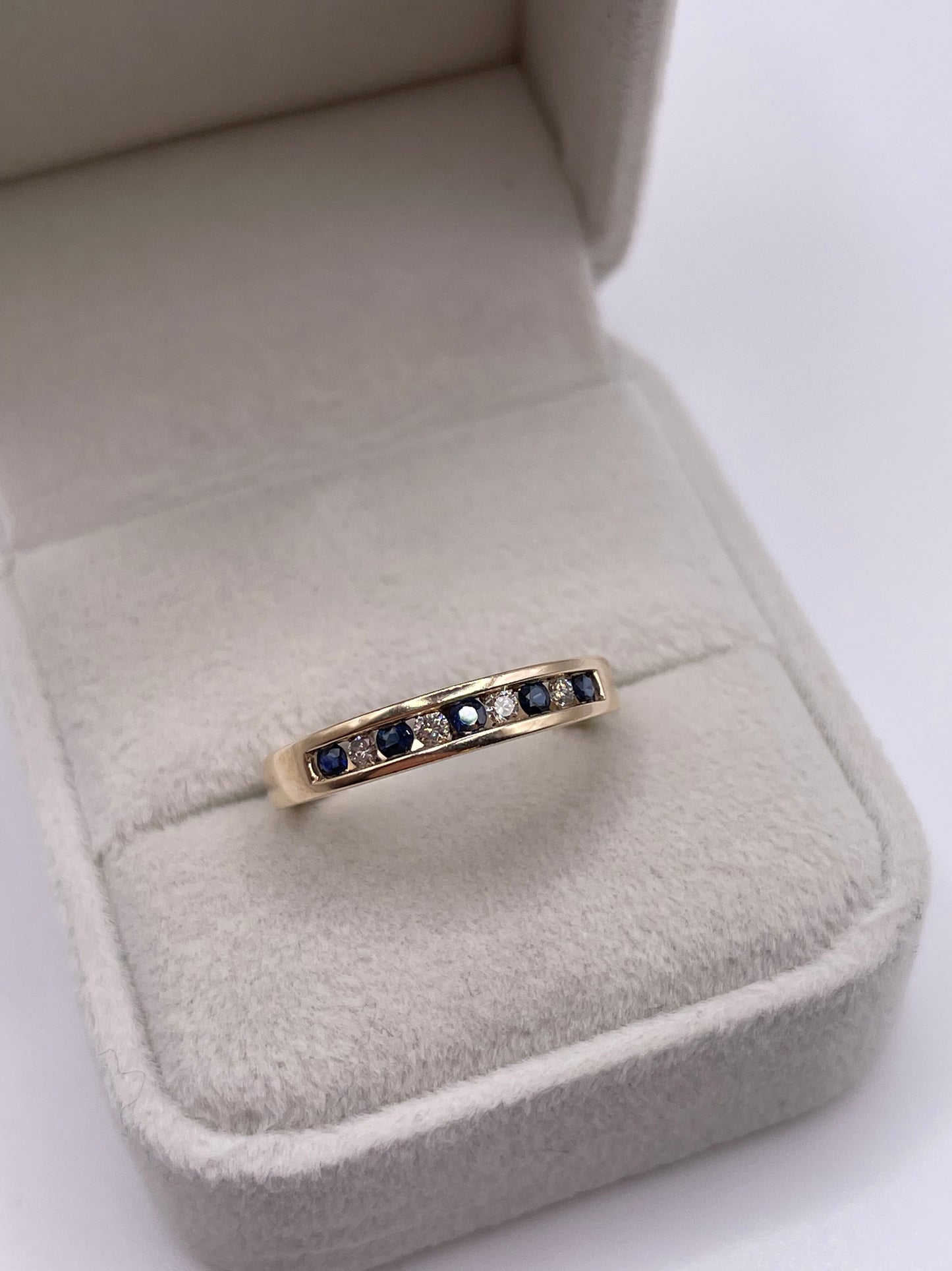 9ct gold sapphire and diamond ring