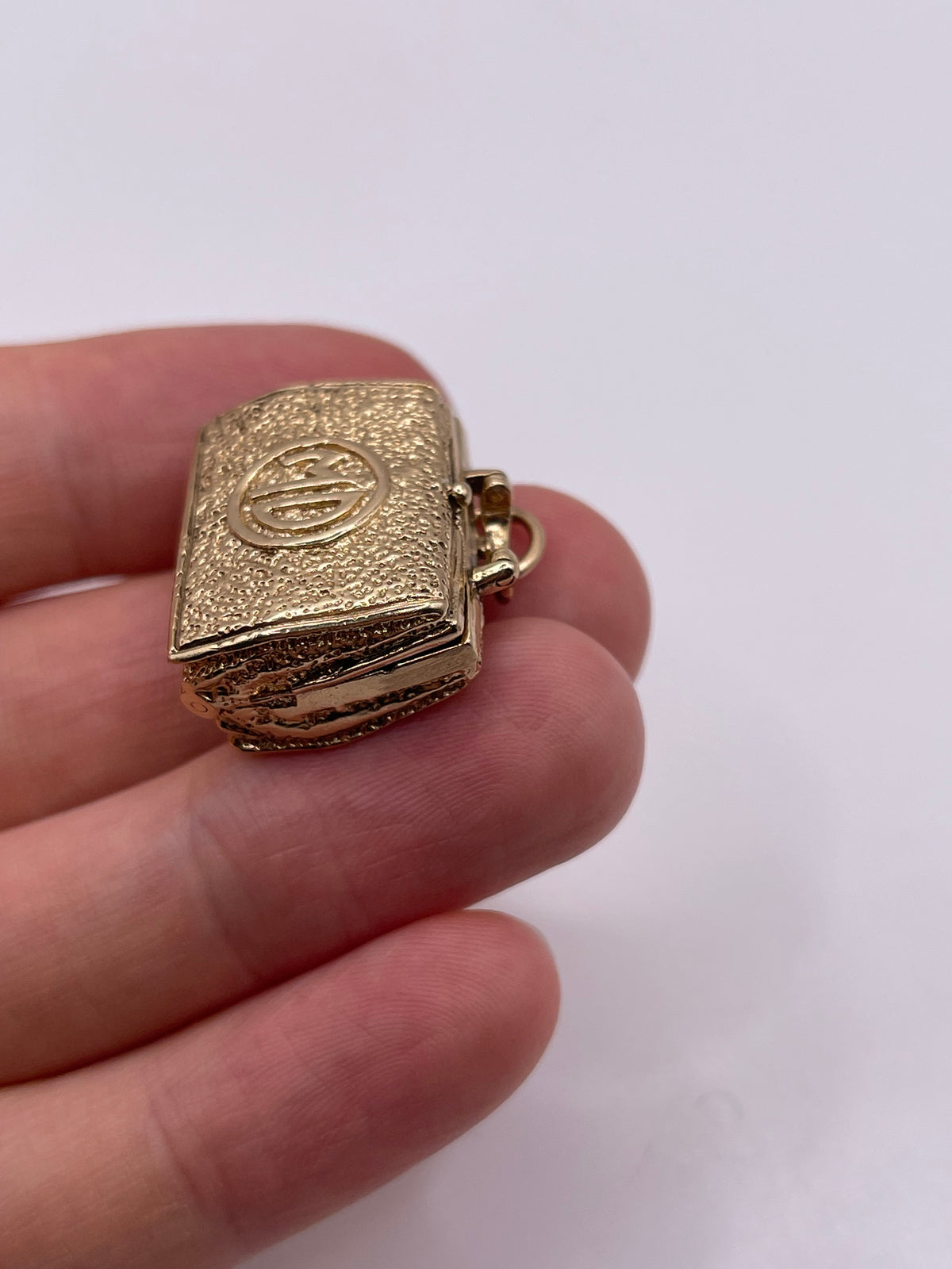 Heavy 9ct gold doctors bag charm