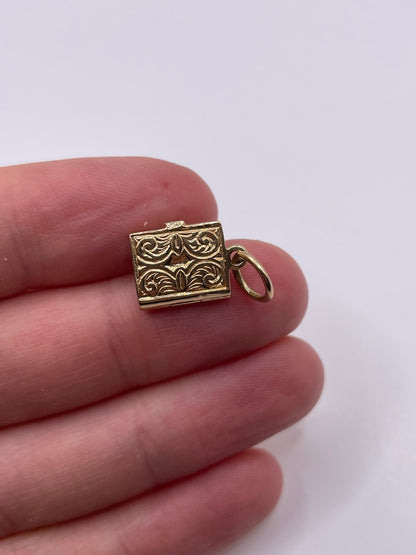 9ct gold bible charm