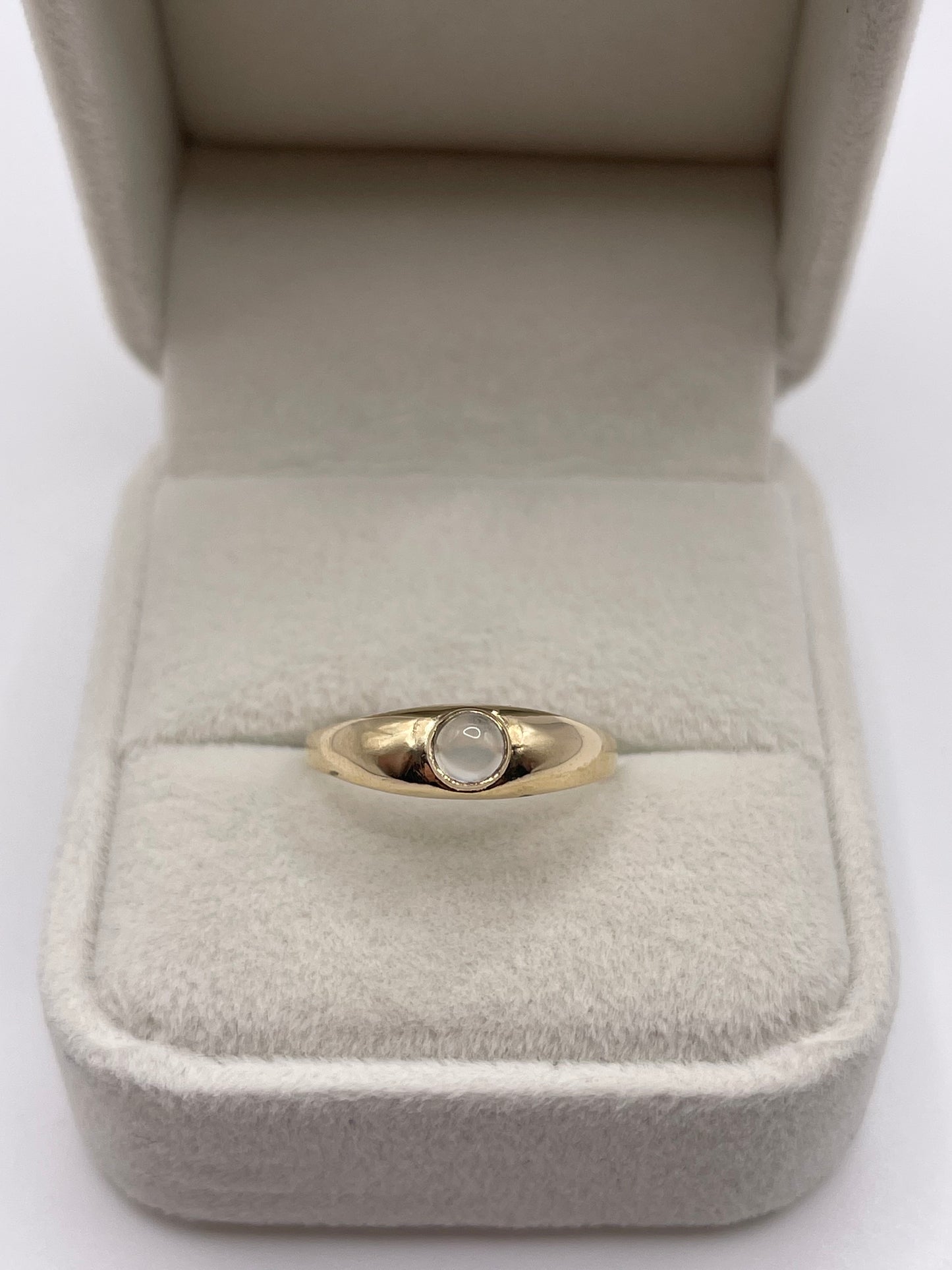 9ct gold moonstone gypsy ring