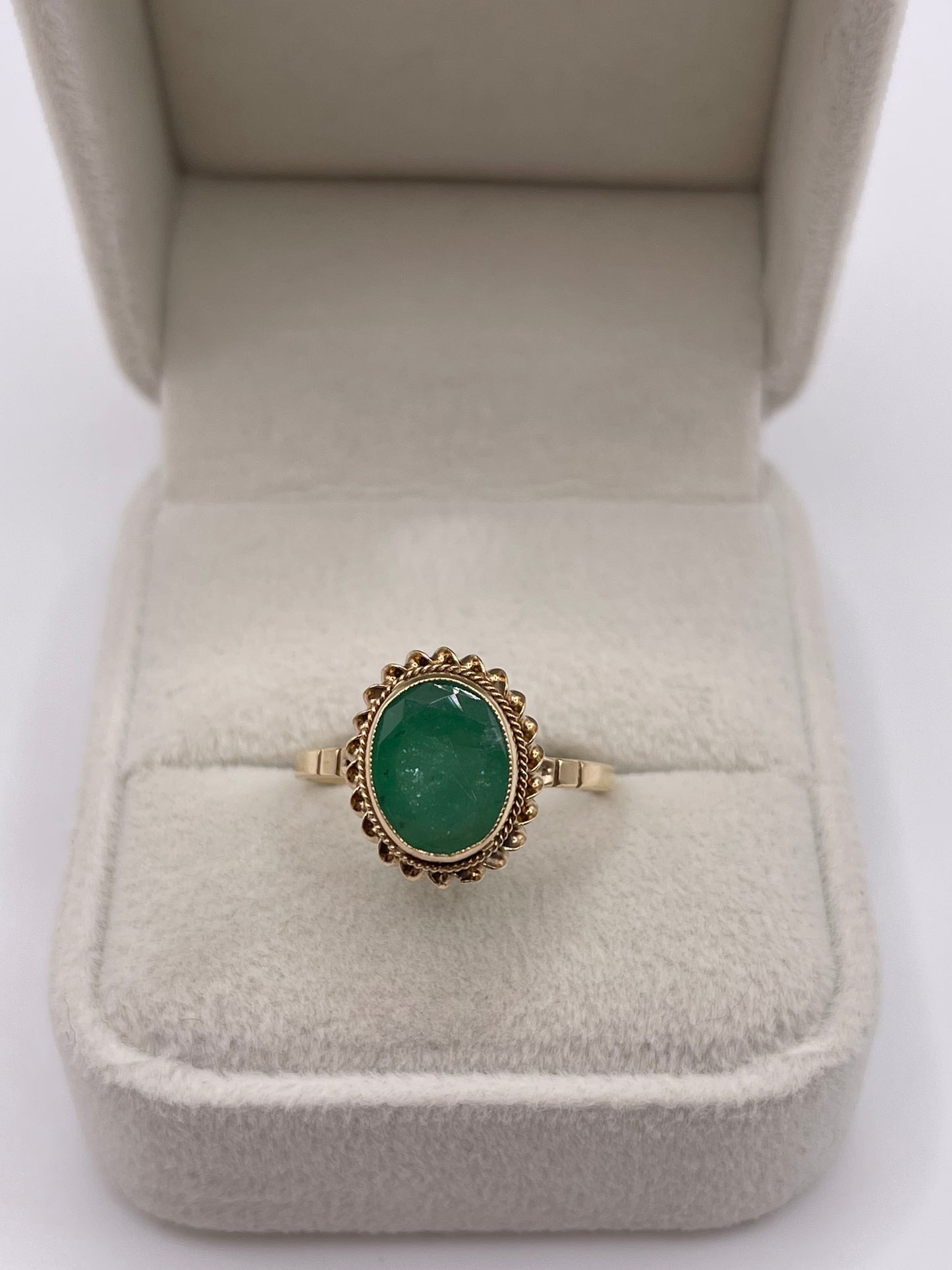 9ct gold emerald ring